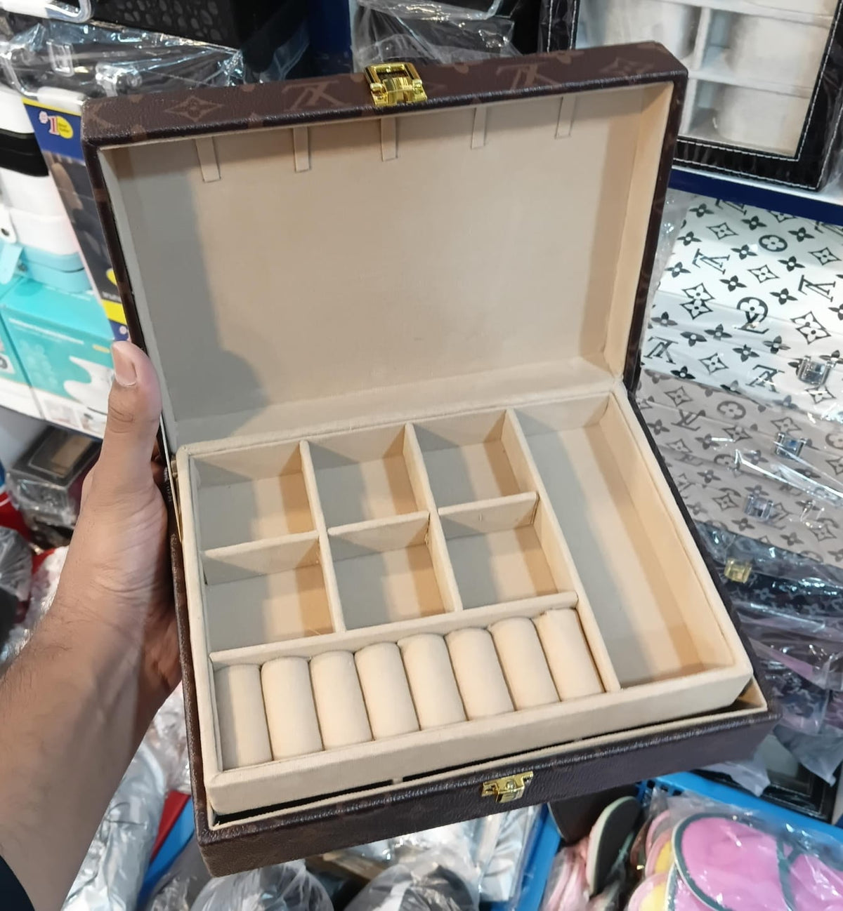 Leather Jewellery Organizer – Compact Jewelry Storage Case