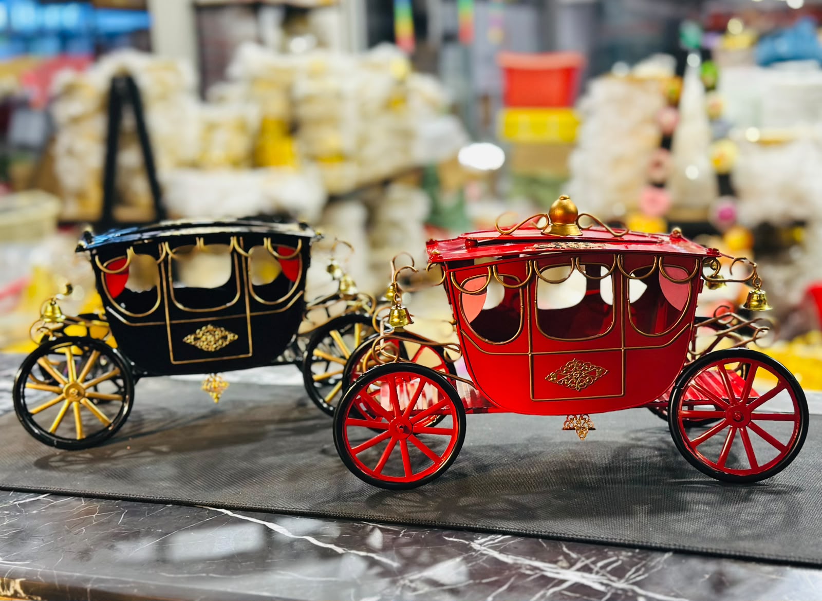 Antique Royal Carriage Tissue Box Holder, Handmade Premium Quality Metal Body Tissue Dispenser Product Description