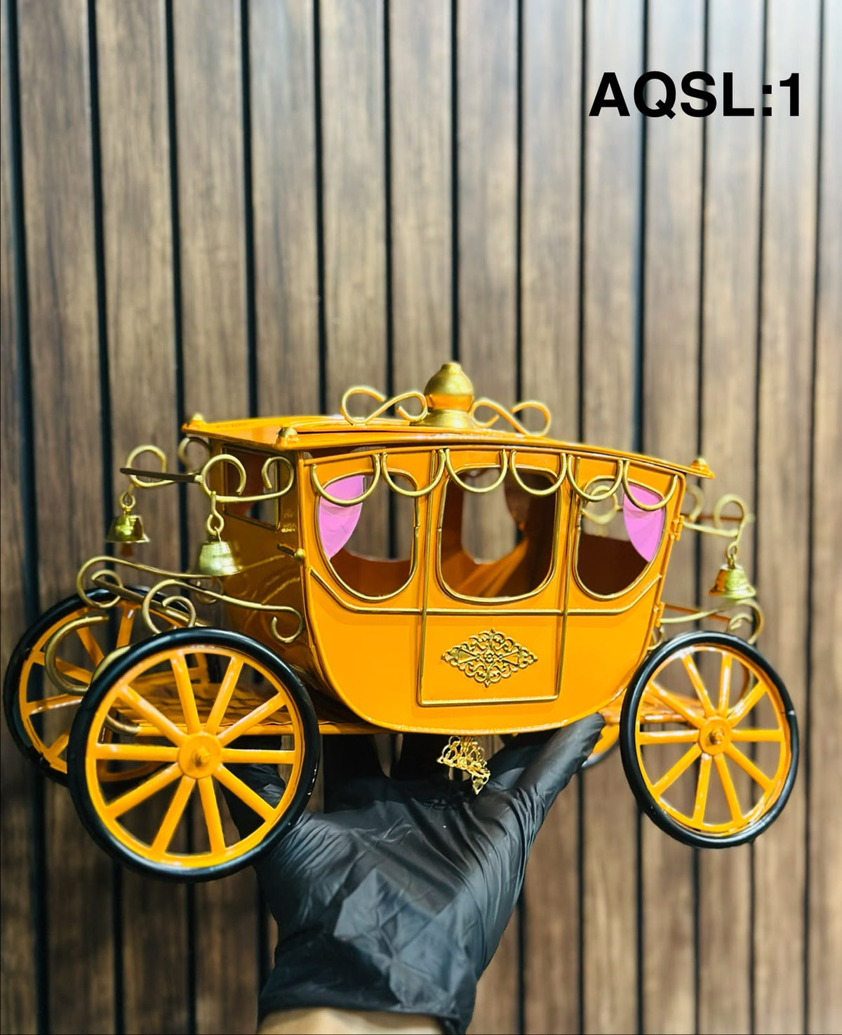 Antique Royal Carriage Tissue Box Holder, Handmade Premium Quality Metal Body Tissue Dispenser Product Description