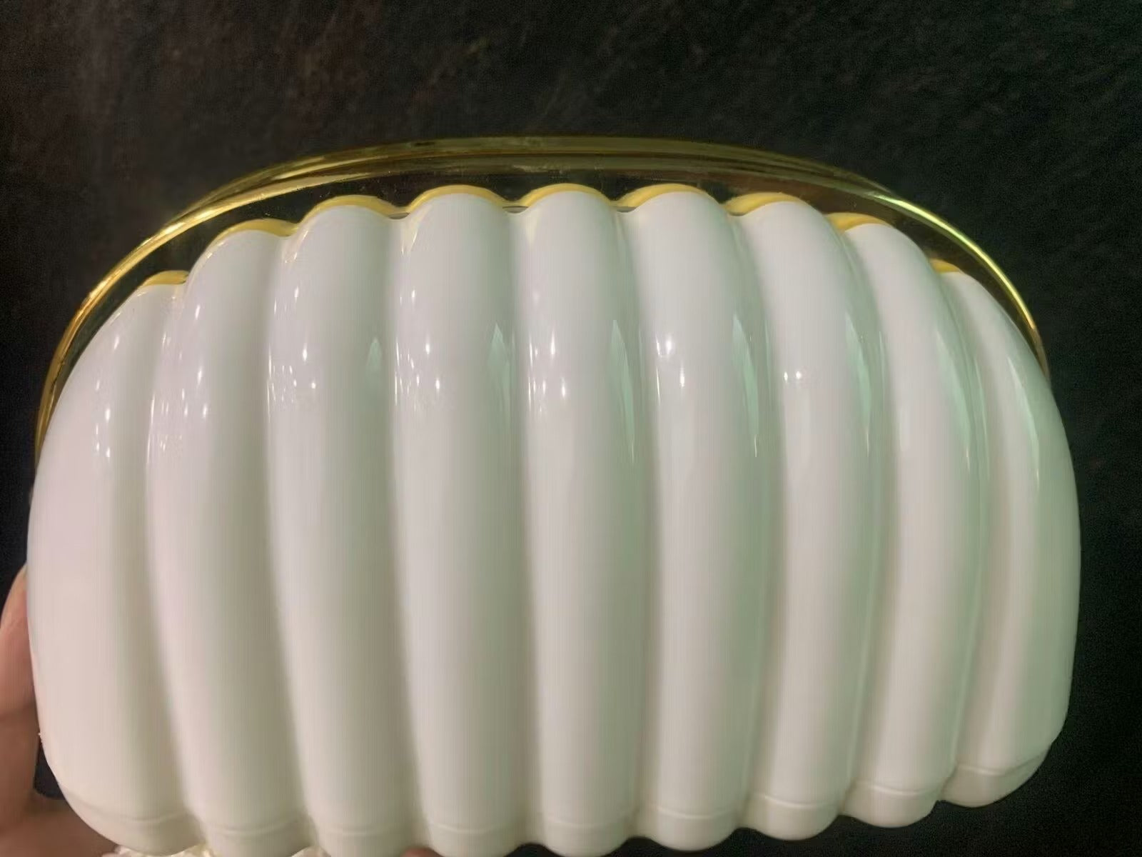 Shell Tissue Box Decorative Tissue Holder Home Organization view 10 - Nexusmart Pakistan