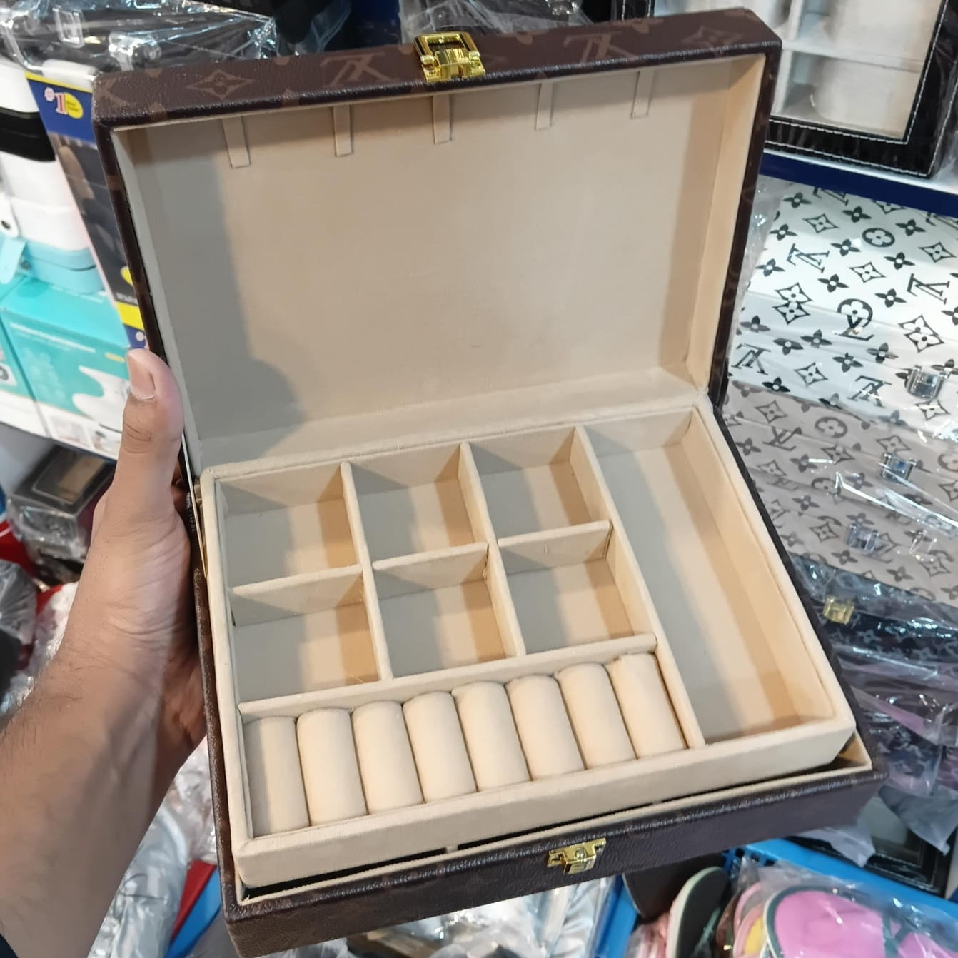 Leather Jewellery Organizer – Compact Jewelry Storage Case