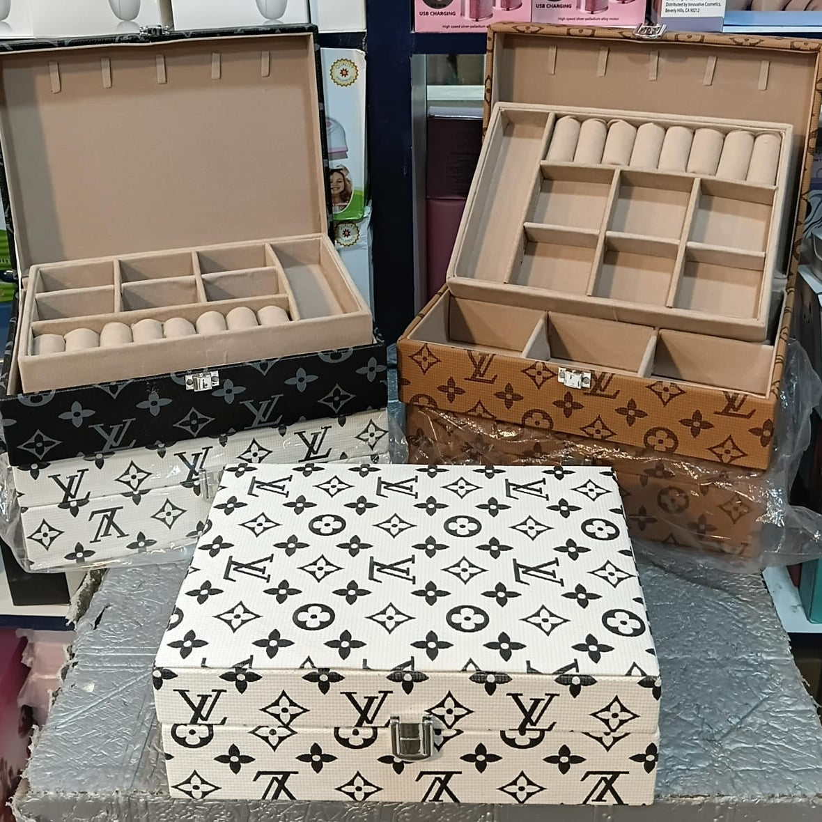 Leather Jewellery Organizer – Compact Jewelry Storage Case