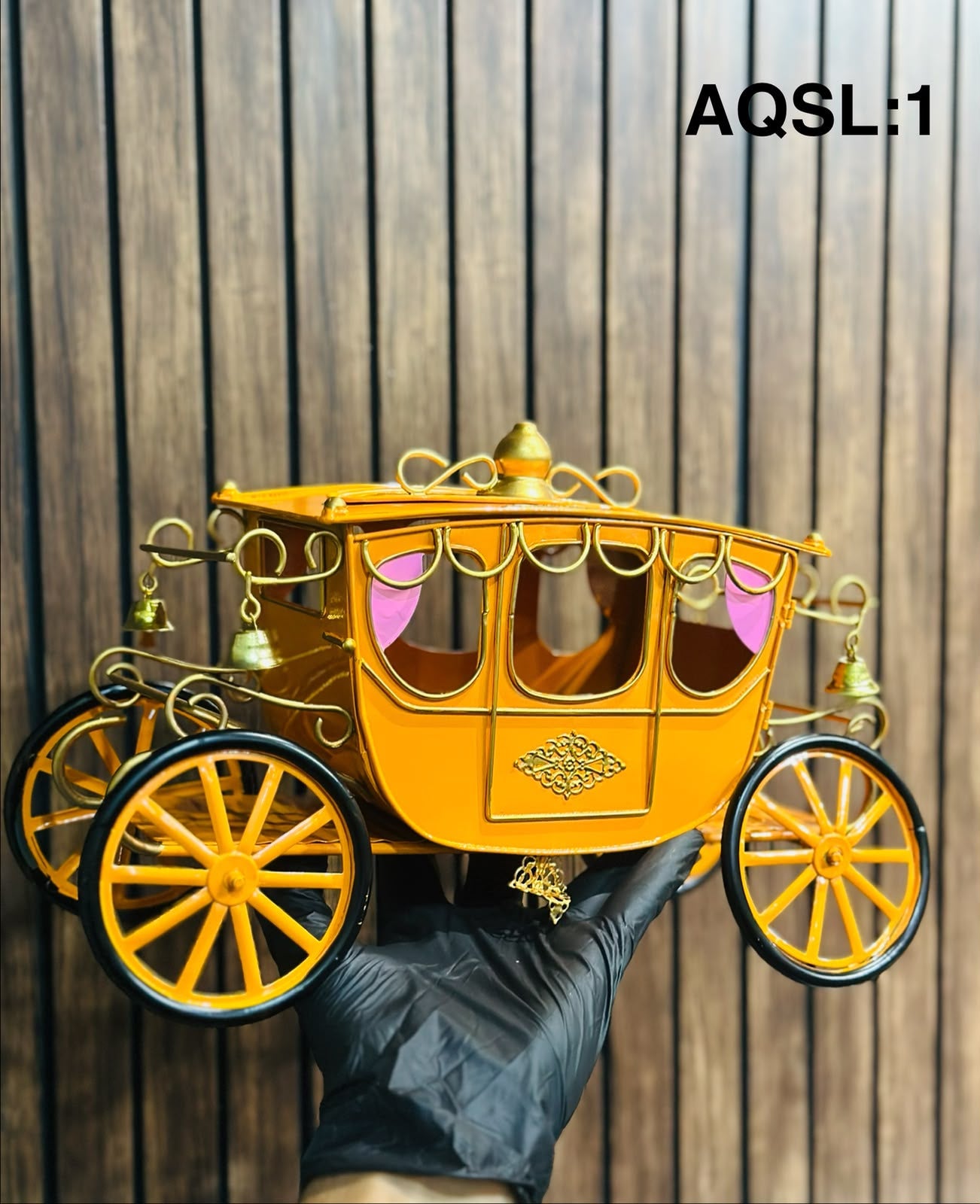 Antique Royal Carriage Tissue Box Holder, Handmade Premium Quality Metal Body Tissue Dispenser  Product Description