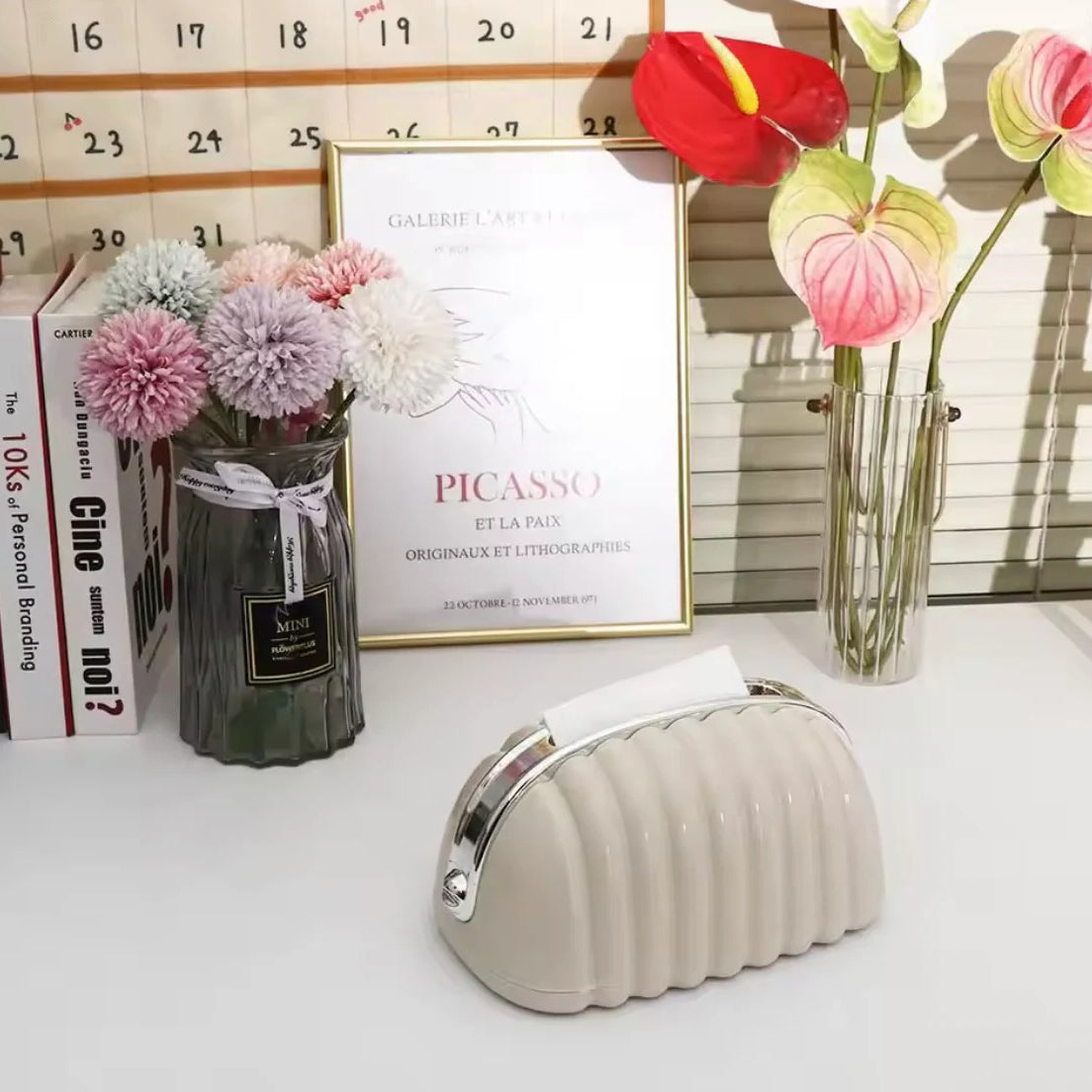 Shell Tissue Box Decorative Tissue Holder Home Organization view 3 - Nexusmart Pakistan