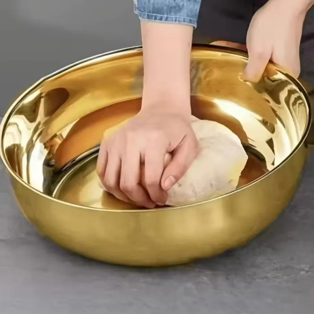 Multipurpose Stainless Steel Mixing Bowl with Transparent Lid
