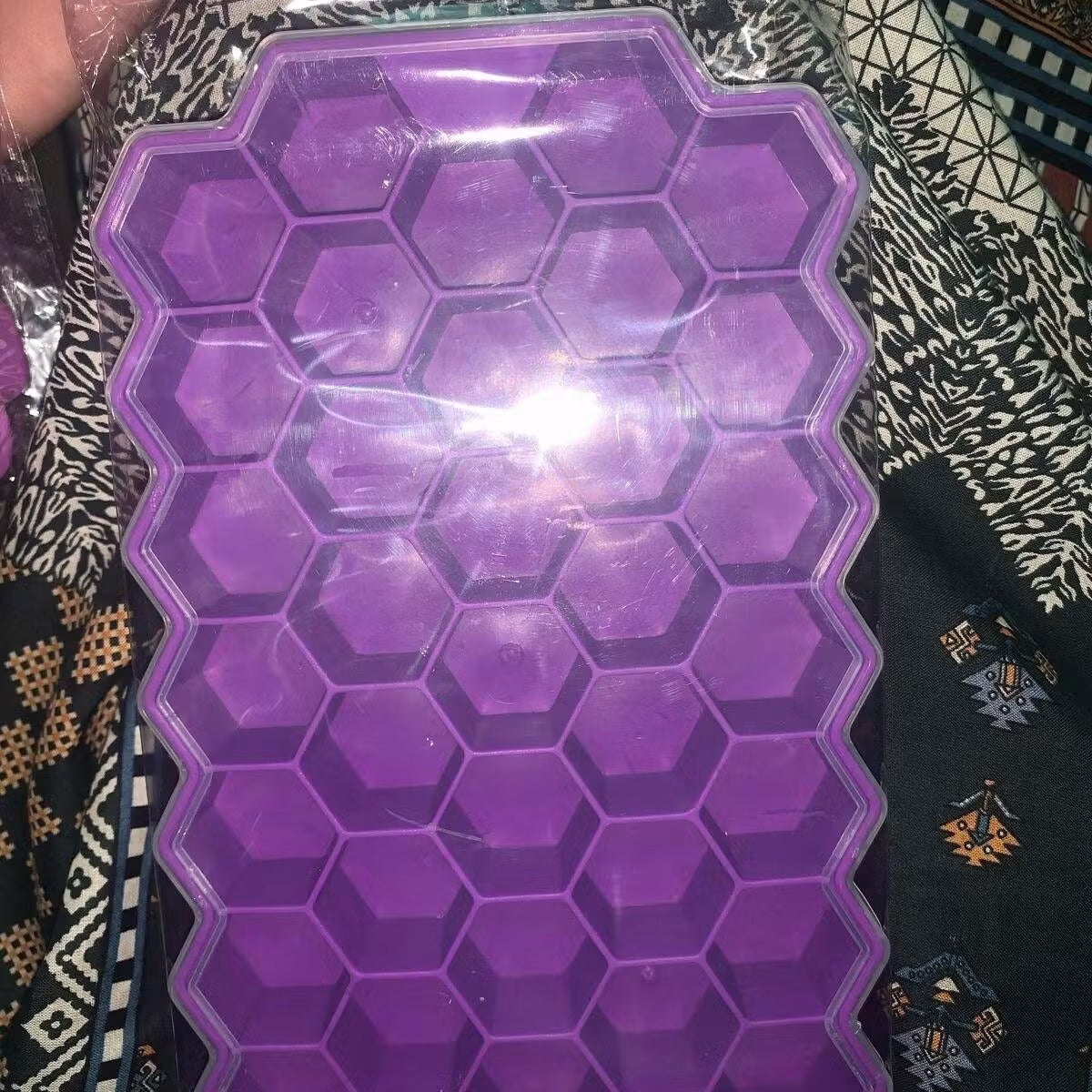 Honeycomb Ice Cube Tray with Lid Food & Beverage Essentials view 3 - Nexusmart Pakistan