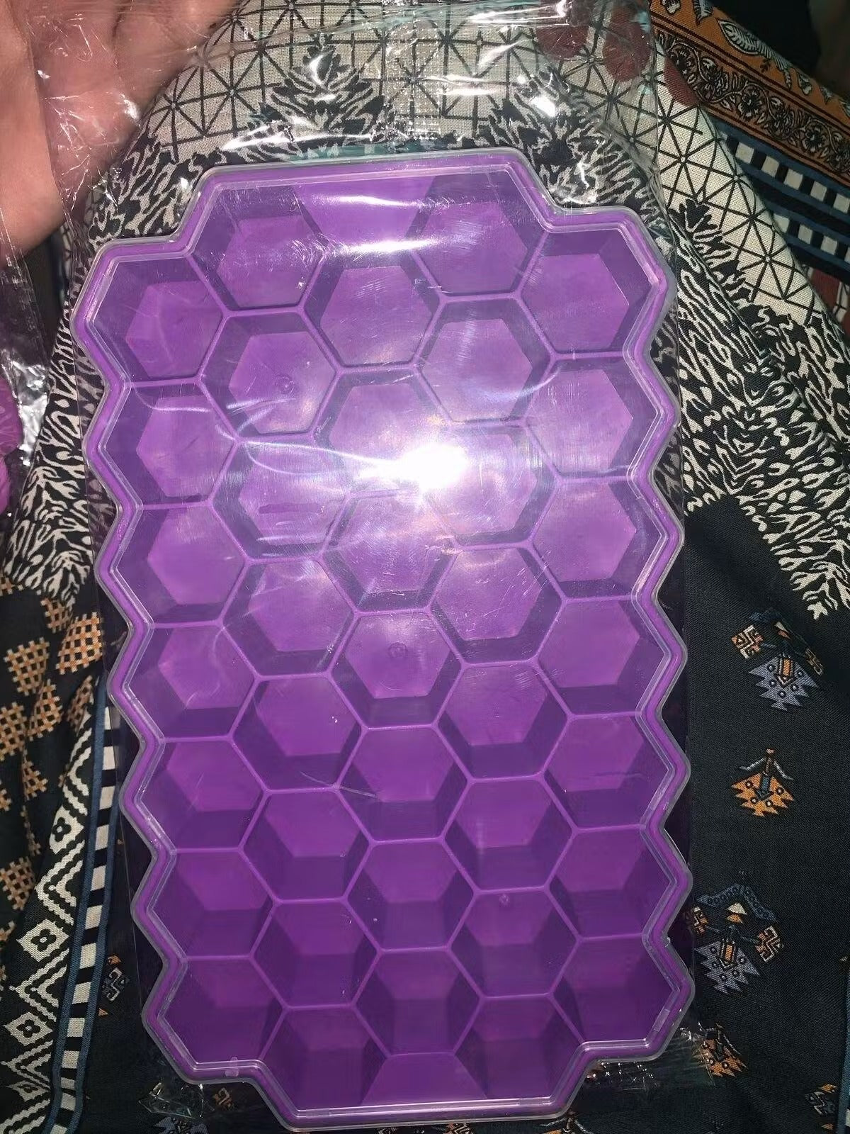 Honeycomb Ice Cube Tray with Lid Food & Beverage Essentials view 3 - Nexusmart Pakistan