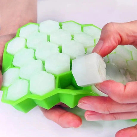 Honeycomb Ice Cube Tray with Lid Food & Beverage Essentials view 7 - Nexusmart Pakistan