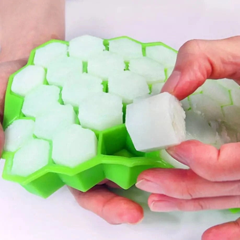 Honeycomb Ice Cube Tray with Lid Food & Beverage Essentials view 7 - Nexusmart Pakistan