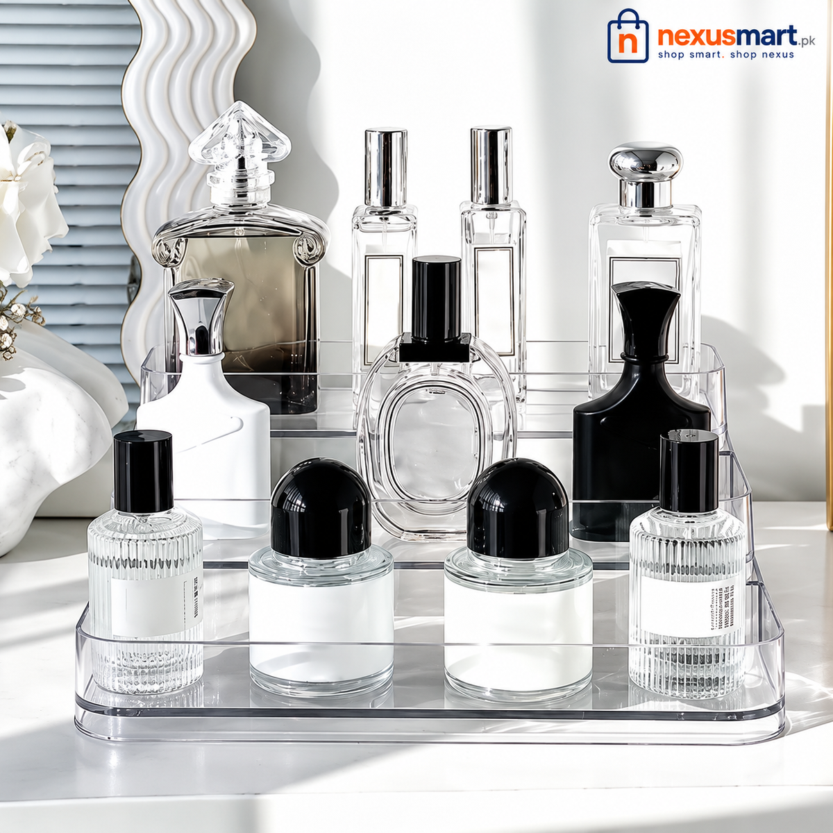 Acrylic Perfume Organizer – Clear Vanity & Fragrance Storage Stand