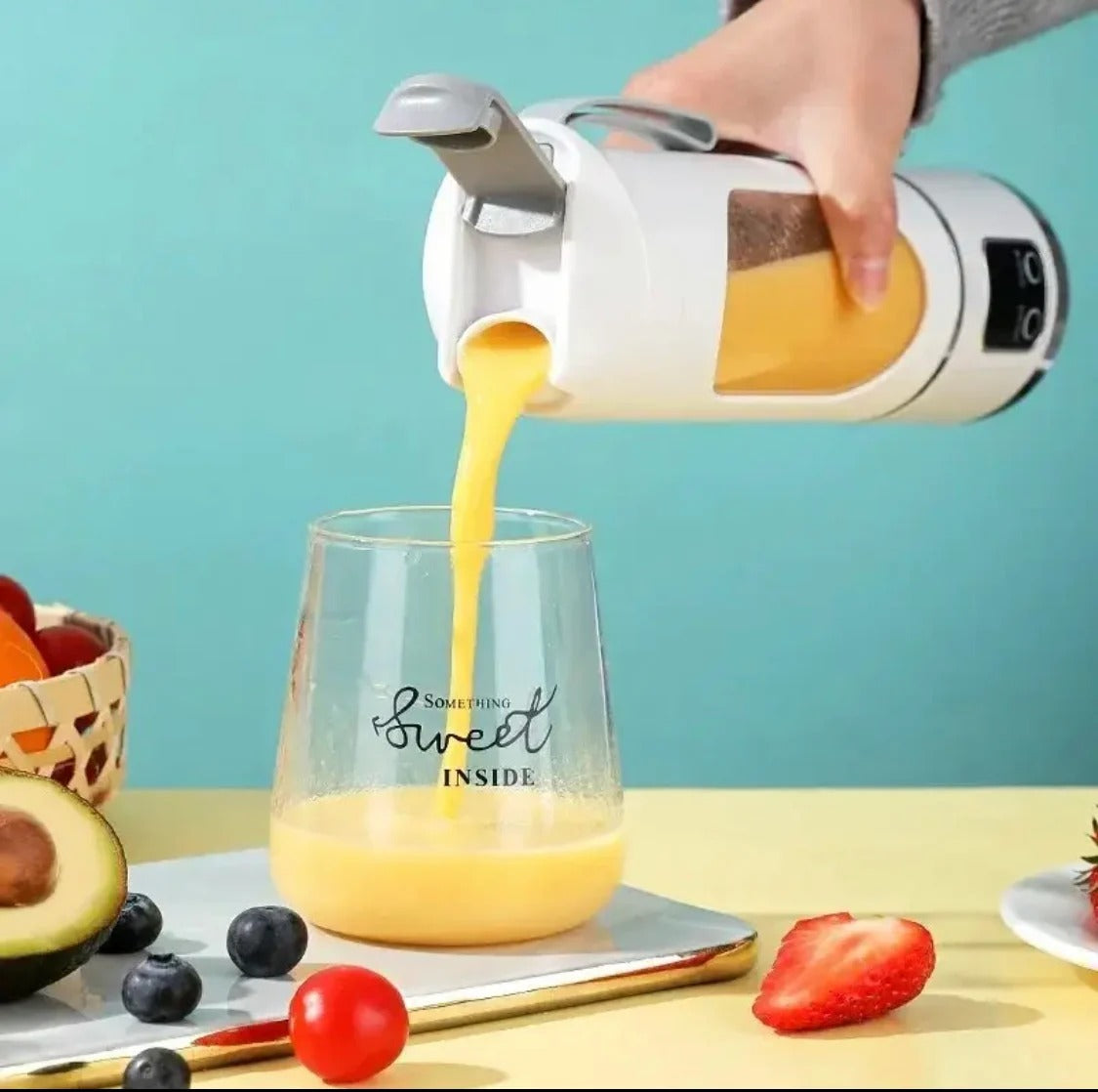 450ml Rechargeable Portable Blender for Shakes & Smoothies  Mini Electric Fruit Juicer
