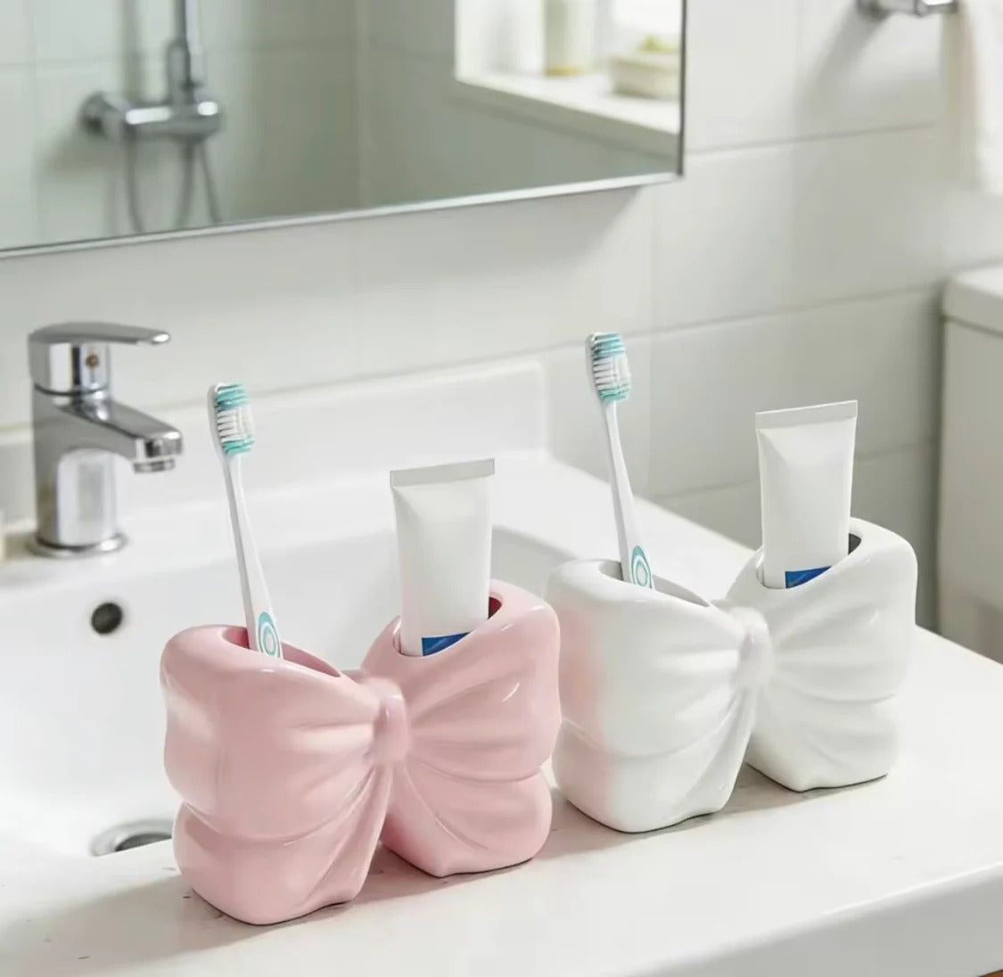 Elegant Bow Shape Ceramic Cosmetic Brush Organizer & Vanity Holder