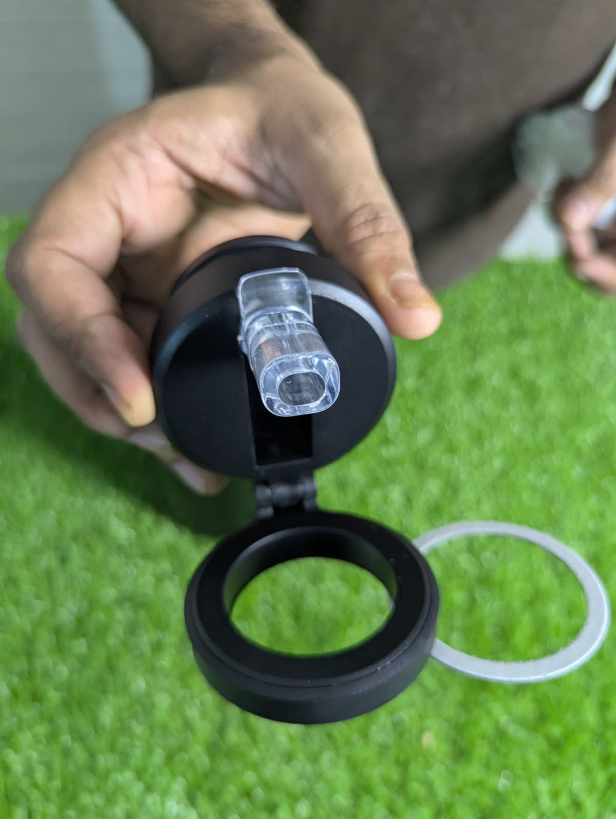 Water Bottle with Magnetic Phone Holder – Hands-Free Sports Bottle