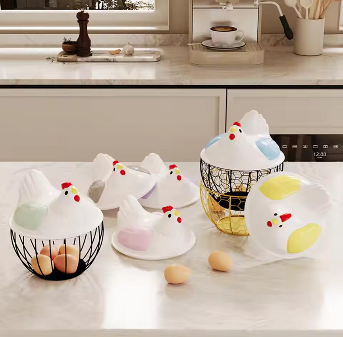 Durable plastic egg basket with cover – product detail